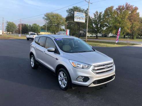 2017 Ford Escape SE FWD - - by dealer - vehicle for sale in Pinckneyville, MO
