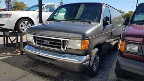 2006 FORD E-150 / E150 Minivan Family Caravan for sale in Patchogue, NY