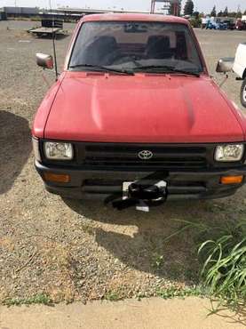 93 Toyota pickup 5-speed for sale in Olivehurst, CA