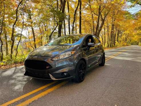 2019 Ford Fiesta ST with LOW 7k miles and extra snow tires - cars & for sale in Erie, OH