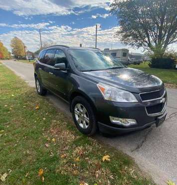 2010 Chevrolet Traverse LT - cars & trucks - by owner - vehicle... for sale in Elkhart, IN