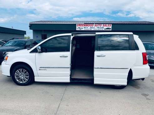 2013 Chrysler town & country L handicap - - by dealer for sale in Lincoln, NE