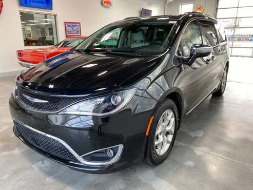 2020 Chrysler Pacifica Limited for sale in MI