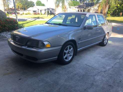Beautiful Volvo s 70 - cars & trucks - by dealer - vehicle... for sale in Cape Coral, FL