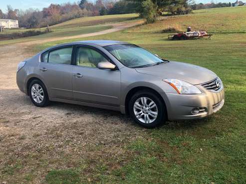 2011 Nissan Altima - cars & trucks - by owner - vehicle automotive... for sale in Strunk, TN