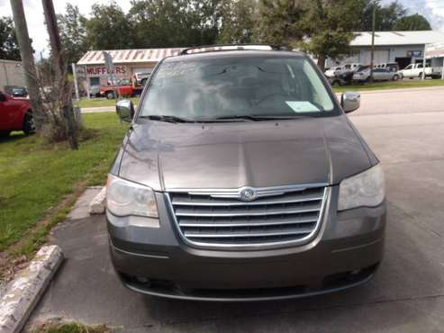 2010 chrysler town country - cars & trucks - by dealer - vehicle... for sale in Summerville , SC
