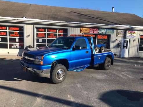 2004 Chevy wrecker 4 x 4 for sale in Highland, NY