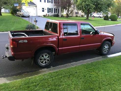 s10 chevy gmc sonoma short bed pickup 4 door quad cab 4x4 red low for sale in Narvon, PA