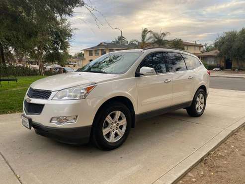 2011 Chevrolet Traverse LT V6 Chevy SUV - cars & trucks - by owner -... for sale in Fontana, CA