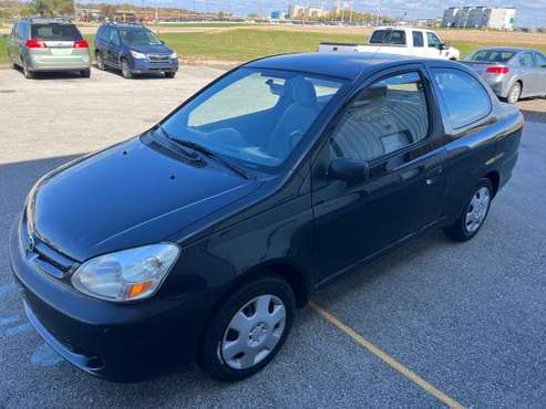 2004 Toyota Echo (40 MPG! NEW TIRES! PERFECT TEEN CAR! - cars & for sale in Jefferson, WI