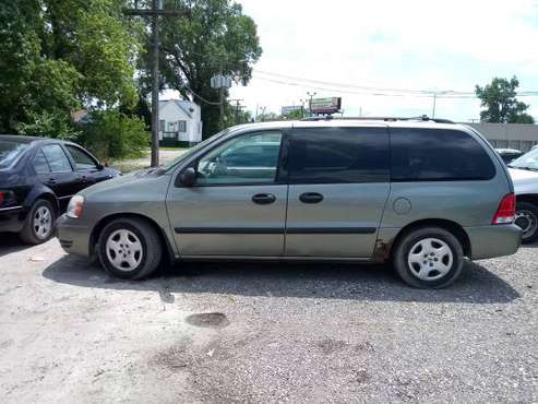 2004 FORD FREESTAR SE needs engine work 900 for sale in Dixmoor IL, IL