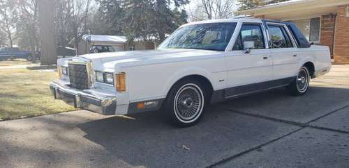 1989 Lincoln Town Car - cars & trucks - by owner - vehicle... for sale in Warren, MI