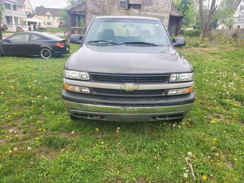 2001 chevy Silverado for sale in Cleveland, OH