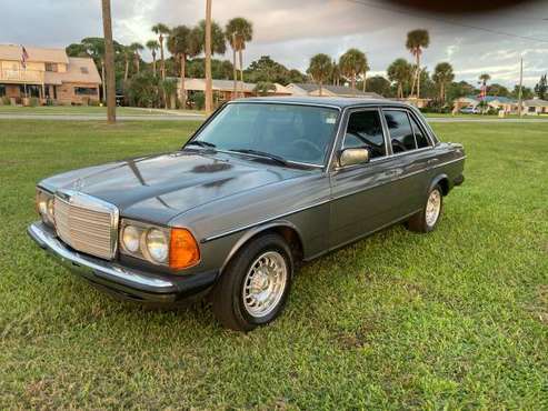 Mercedes 300D 1985 Amazing Condition! Garaged! - - by for sale in Ormond Beach, FL