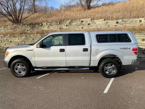 2009 Ford F-150 XLT SuperCrew Low Miles ! Clean ! - cars & trucks -... for sale in Eden Prairie, MN