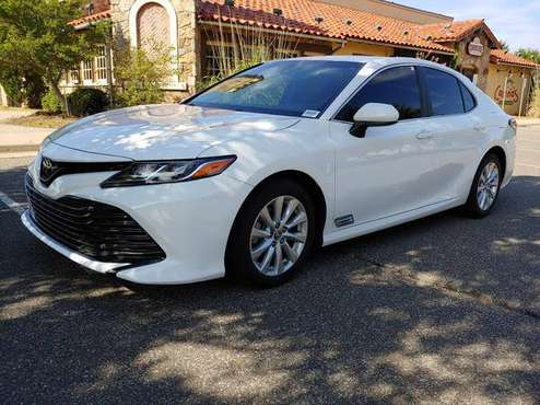 2018 TOYOTA CAMRY LE ONLY 28,000 MILES! 41 MPG! CLEAN CARFAX! MUST SEE for sale in Norman, TX