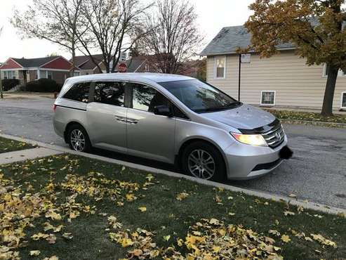 2011 Honda Odyssey dvd 8 passenger - cars & trucks - by owner -... for sale in South Bend, IN