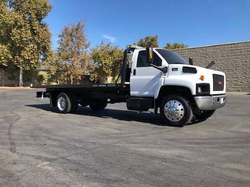 2006 gmc c6500 GAS rollback tow truck LOW MILES!!! for sale in Modesto, CA