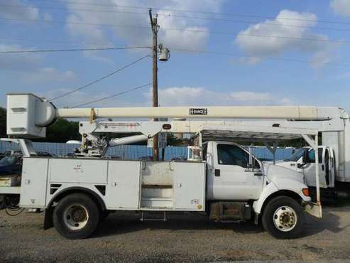 2002 FORD F-750 65' BUCKET BOOM TRUCK XL w/CAT C7 - cars & trucks -... for sale in Kennedale, TX