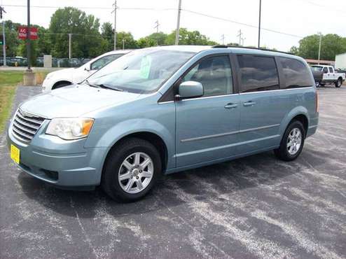 2010 Chrysler Town & Country Touring for sale in Davenport, IA