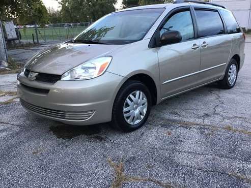 2005 Toyota Sienna LE like new 110 k miles - - by for sale in Lansing, IL