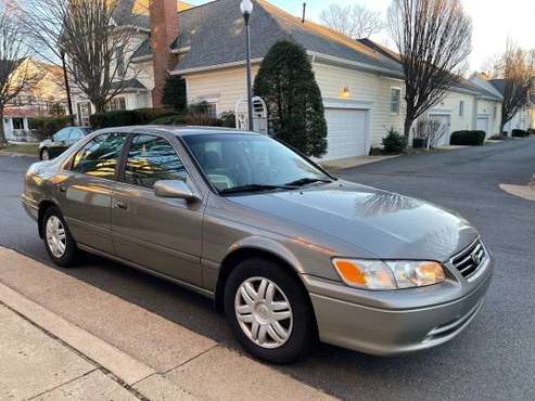 2000 Toyota Camry LE only 85, 000 original miles runs excellent One for sale in Falls Church, District Of Columbia