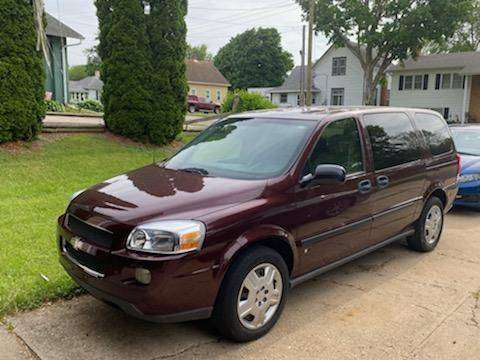 2008 chevy uplands LS for sale in Dixon, IL