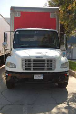 2006 FREIGHTLINER 26’ HIGH CUBE Diesel Truck for sale in Hawaiian Gardens, CA