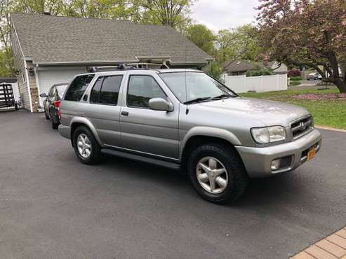 2001 Nissan Pathfinder LE 4x4 for sale in Coram, NY