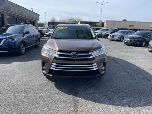 2019 Toyota Highlander XLE V6 FWD (Natl) - - by dealer for sale in Roanoke, AL