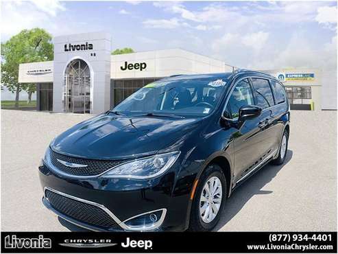 2020 Chrysler Pacifica Touring-L for sale in Livonia, MI
