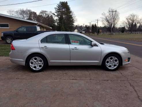 2011 Ford Fusion SE - cars & trucks - by owner - vehicle automotive... for sale in Ironwood, MI