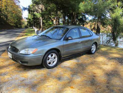 2005 Ford Taurus SE for sale in Altoona, PA