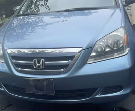 Honda Odyssey EXL clean 05 with hitch for sale in carpentersville, IL