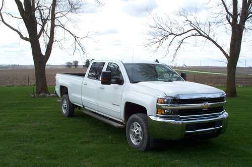 2017 Chevy Truck 2500 63 k miles for sale in Manchester, IA