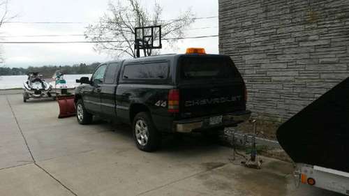 2001 chevy silverado 1500/8ft plow for sale in Waterford, WI