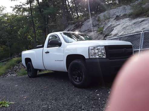 08 Chevy Silverado - cars & trucks - by owner - vehicle automotive... for sale in Saugus, MA