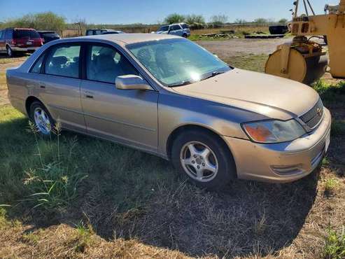 2001 Toyota Avalon - cars & trucks - by dealer - vehicle automotive... for sale in Falfurrias, TX