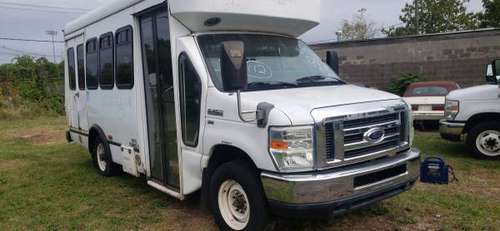 2010 Ford E350 access bus gas for sale in TRENTON, NY