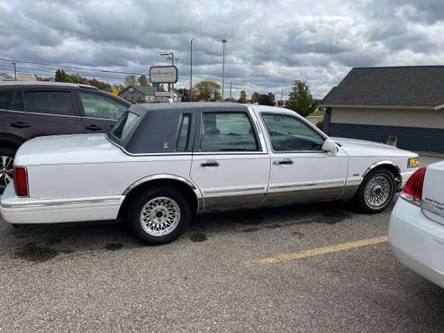 1996 Lincoln Town Car for sale in Morley, MI