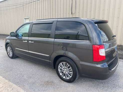 2016 Chrysler Town & Country Touring-L, 105K Miles, DVD - cars & for sale in Edmond, OK