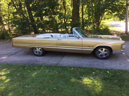 1967 Chrysler Imperial Conv for sale in Mastic, NY