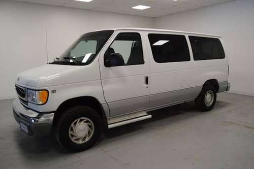 2000 Ford Econoline E150 Passenger Van, White for sale in Blair, NE