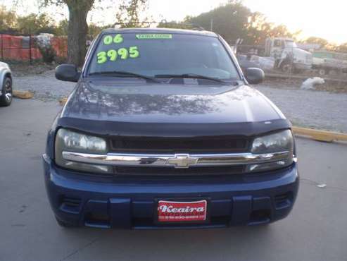2006 Chevy Trailblazer LS - cars & trucks - by dealer - vehicle... for sale in Des Moines, IA