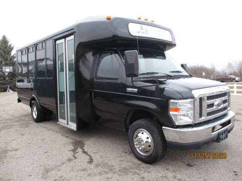 2013 Ford Shuttle Bus 20 Passenger V10 Gas 1 Owner Absolutely... for sale in Jordan, IL