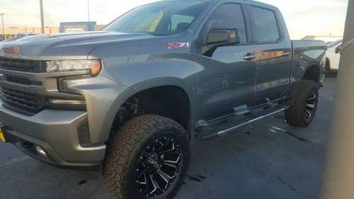 2019 Chevrolet 1500 lifted crew,4*4, like New - cars & trucks - by... for sale in Rochester, MN