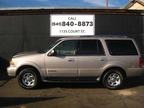 2001 Lincoln Navigator Sport Utility (Runs Great, 4x4, 3Rd Row) - cars for sale in Medford, OR