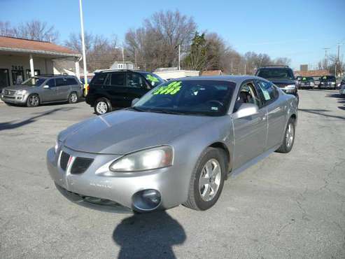2006 PONTIAC GRAND PRIX - cars & trucks - by dealer - vehicle... for sale in KCMO, MO