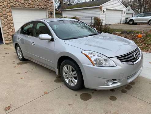 2012 Nissan Altima 2.5 S FWD - cars & trucks - by owner - vehicle... for sale in Portage, MI