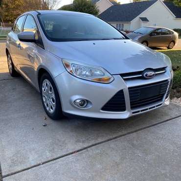 2012 Ford focus SE Hatchback with only 75K mile Clean Title - cars & for sale in Matthews, NC